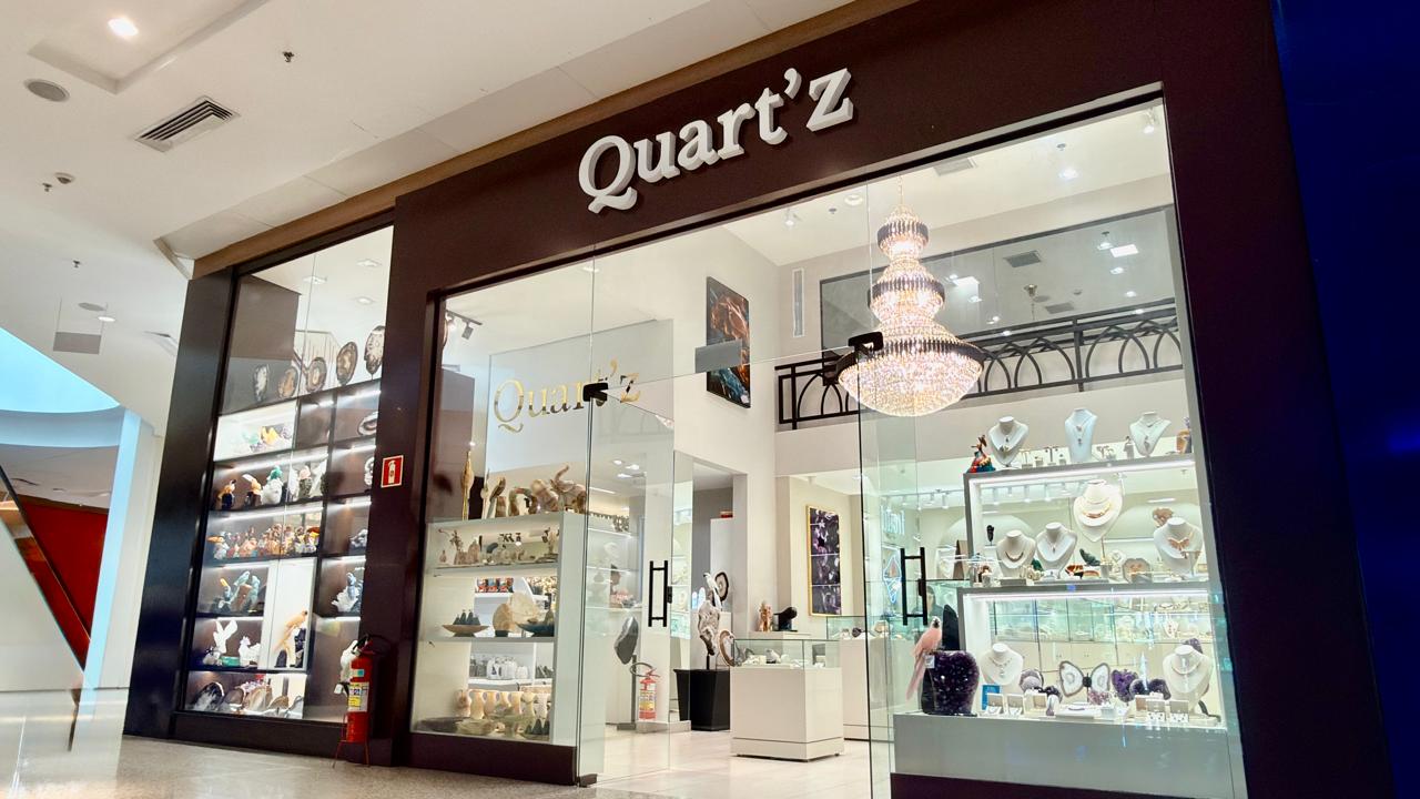 Vitrine da loja Quart'z no Shopping Turístico